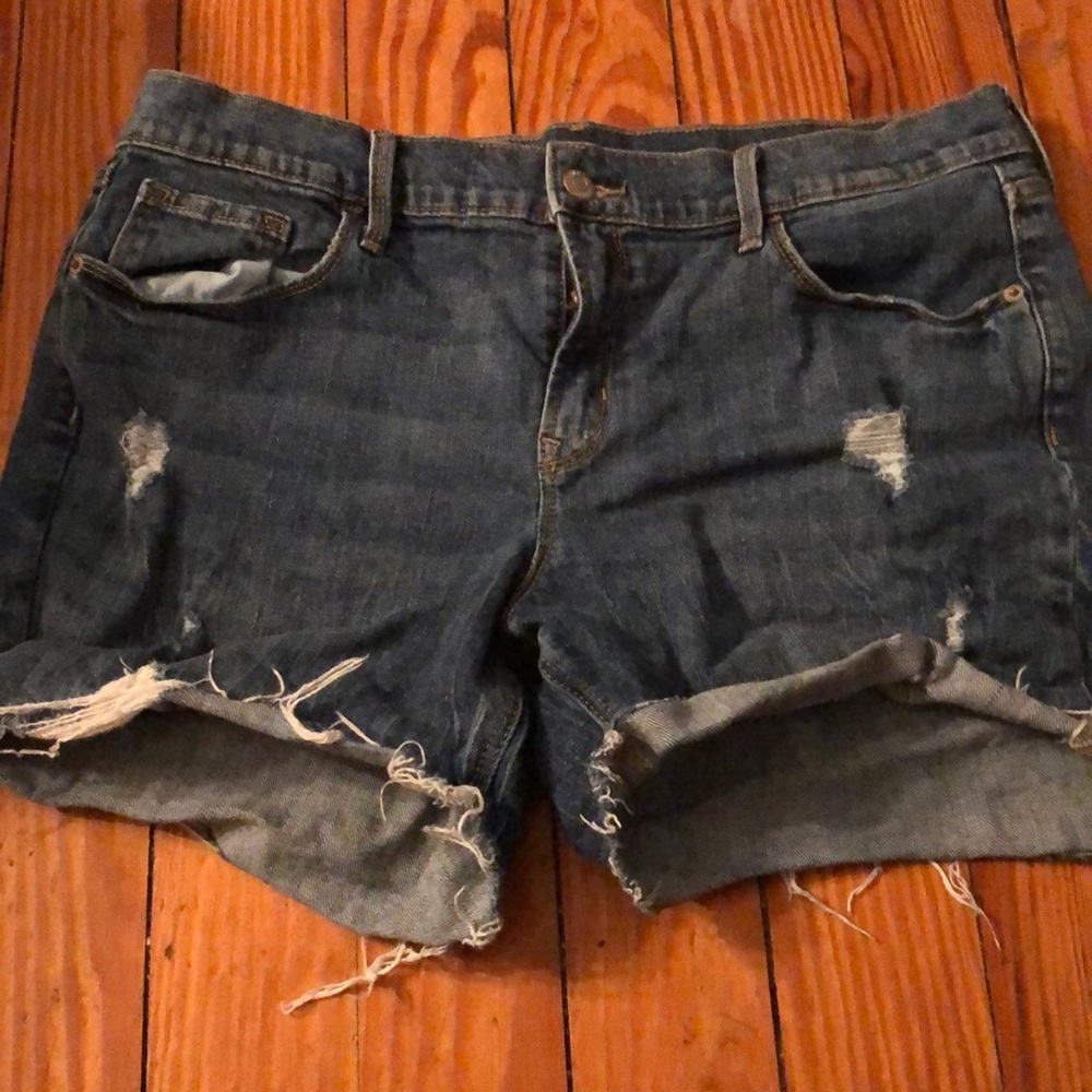 Mid rise shorts